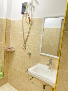 Kilimani's Tiny Budget Private Room - Near Yaya Centre - Gym & Parking - Solo Guest - 3