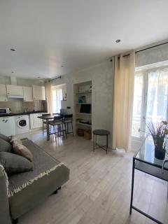 LE SUQUET, OLD TOWN, CANNES CENTER, 2 rooms appt, public parking - Cannes - 0