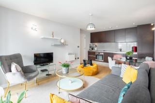 Stunning Apartment with Underground parking! - 6