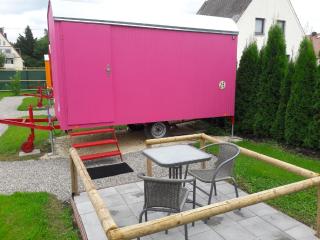 "Nesthocker" Café-Snackbar-Pension-Bauwagencamp - 4