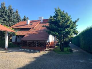Willa 250 M z basenem, jacuzzi, ogrodem , tarasem oraz 2 hektary sadu , kominek i inne atrakcje - - 8