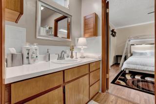 Uhost AI - 4BR Pet-Friendly Retreat w Firepit - 3