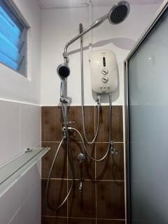 Cozy Homestay Cyber City 3BR Near KKIA 10 minutes KK Centre wifi 30mps astro channel - Kapayan - 6
