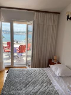 Seafront apt with terrace 4 bedrooms and mooring - Rogoznica - 6