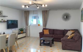 Beautiful Apartment In Donje Rastane - 6