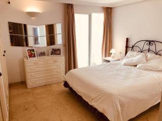 Gorgeous beachfront property with stunning sea views & garden - Estepona - 2