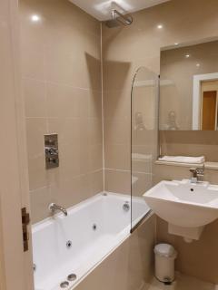 Contractor Bookers Bookdirect Save 10percent - Liverpool - 4