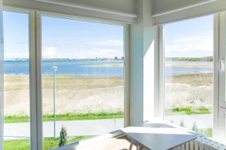 Luxury Seaside 3 Bedroom Apartment With Balcony - 1