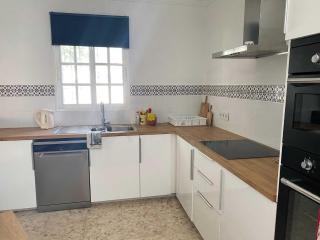 Villa Manoli: 4 bedroom villa in Zahora, ideal for 2 families - Cadice - 3