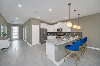 9 Bedrooms- 5 Bathrooms- Storey Lake 2854 Bd - Kissimmee - 2