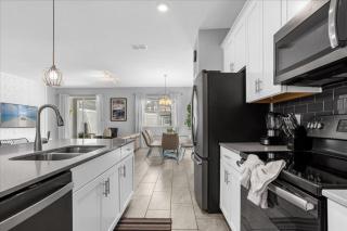 5 Bedrooms- 4 Bathrooms- Storey Lake 4813 Ll - Kissimmee - 3