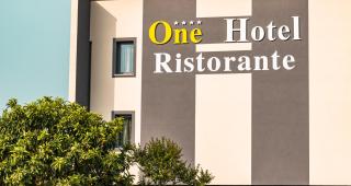 One Hotel & Restaurant - Dalmine - 9