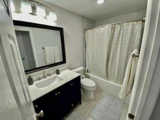 2400 heated sqft Centrally located majestic house with king beds - Gainesville - 9