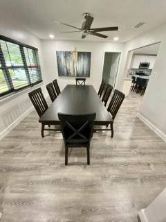 2400 heated sqft Centrally located majestic house with king beds - Gainesville - 6
