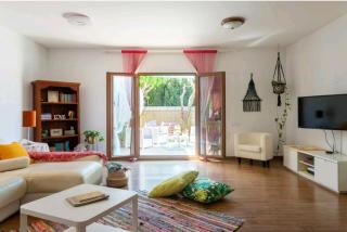 CMHOPE Green Room - 5