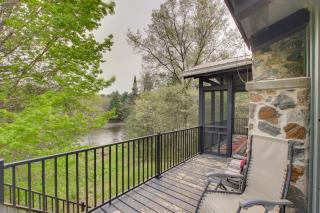 Riverfront Escape in Shawano on 3 Private Acres! - Shawano - 9