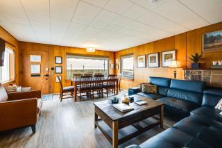 Beachfront Cottage on Seaside Promenade with Hot Tub - 1