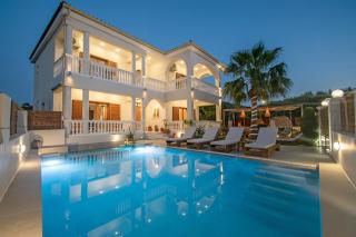 Estella Luxury Villa in Amoudi -200m from the beach - 4