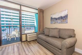 Landmark Resort King Suite Unit 710 Beautifully Updated Sleeps 4 - Myrtle Beach - 8