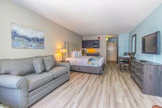 Landmark Resort King Suite Unit 710 Beautifully Updated Sleeps 4 - Myrtle Beach - 7