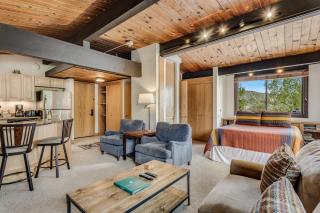 Laurelwood Condominiums 311 - 3