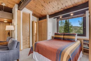 Laurelwood Condominiums 311 - 1