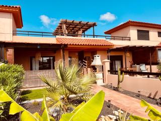 Stillvolle Villa mit Terrasse, Garten und Grill - Lajares - 0