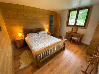 Chalet 5 Chambres à Châtel avec Multi Pass Été et 4 Salles de Bain – Confort et Charme Alpins - FR-1-693-1 - Châtel - 2