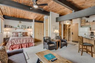 Laurelwood Condominiums 208 - 2