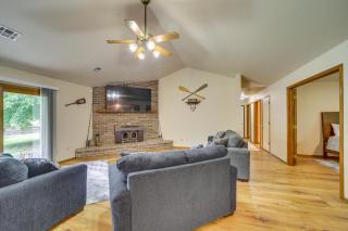 Near Grand Lake Family Home with Shared Dock! - Grove - 7