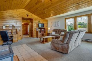 Spacious Pennsylvania Vacation Rental with Backyard - - 6