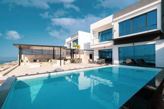 Luxury Villa 8 BR Sea and Mountain View with infinity pool - Al Dana Island Fujairah - 9