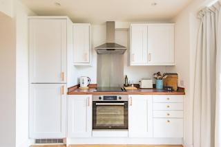 Vine Cottage by Bloom Stays - 1