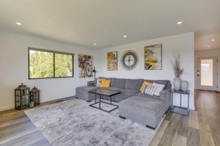 Mt Hood Views Modern Underwood Home with Deck! - Underwood - 5