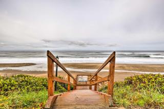 Comfortable Lincoln City Condo with Patio and Views! - Lincoln City - 9