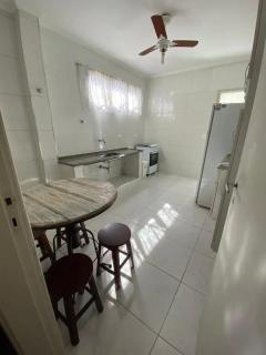 Amplo apto na Enseada a apenas 50 metros da praia - 7