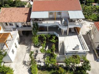 Rasin Apartments - Pakoštane - 0