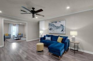 Quiet relaxing home - Close to Downtown & Beach 4BR-2BT - Pensacola - 2