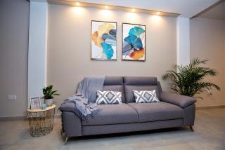 Honeycomb Designer Apartment - 8