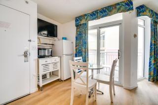 2 Mi to Barefoot Landing Beachfront Resort Studio - 8