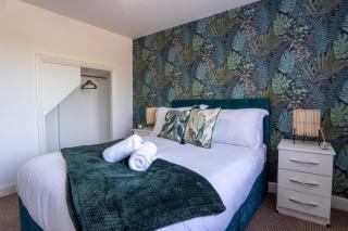 Heartland House, 7 Spacious Bedrooms Sleeps 4 plus, near NEC, JLR,BHX - Birmingham - 3