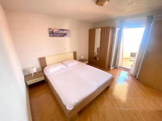 Seaside secluded apartments Cove Tvrdni Dolac, Hvar - 12655 - Gdinj - 3