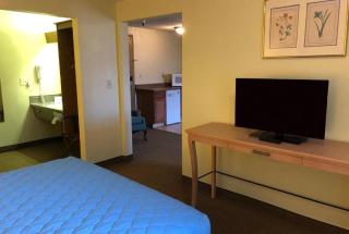Affordable Inns Evanston - Evanston - 3