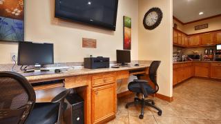 Comfort Inn & Suites - 1