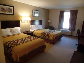 Super 8 by Wyndham Beaver Falls - 9