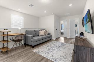 5 Bedrooms- 5 Bathrooms- Solterra 7104 Ol - Davenport - 3