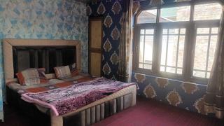 Hotel O Bareen Home Stay - Srinagar - 7