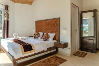 Blossom Bliss Resort - 3