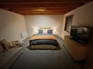 HAY SHED Chalet, alpine-getaways - 3