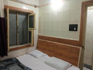 Deepak Lodge walkable Distance From ksrtc busstand - Mysore - 2
